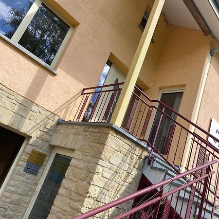 Hotel Gite Des 3 Lacs Virton Exterior foto